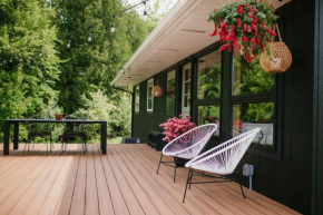 Bay Point Hideaway in the Woods